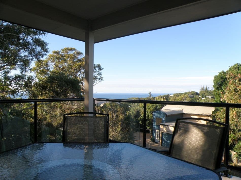 31 Cumming Parade, Point Lookout QLD 4183, Point Lookout - Thumbnail 2