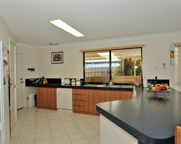 8 Norris Avenue, ROCKINGHAM WA 6168, Rockingham - Thumbnail 7