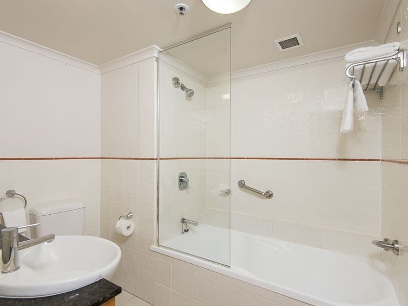 unit 2402-2403 / 570 Queen Street, BRISBANE QLD 4000, Brisbane City - Thumbnail 4