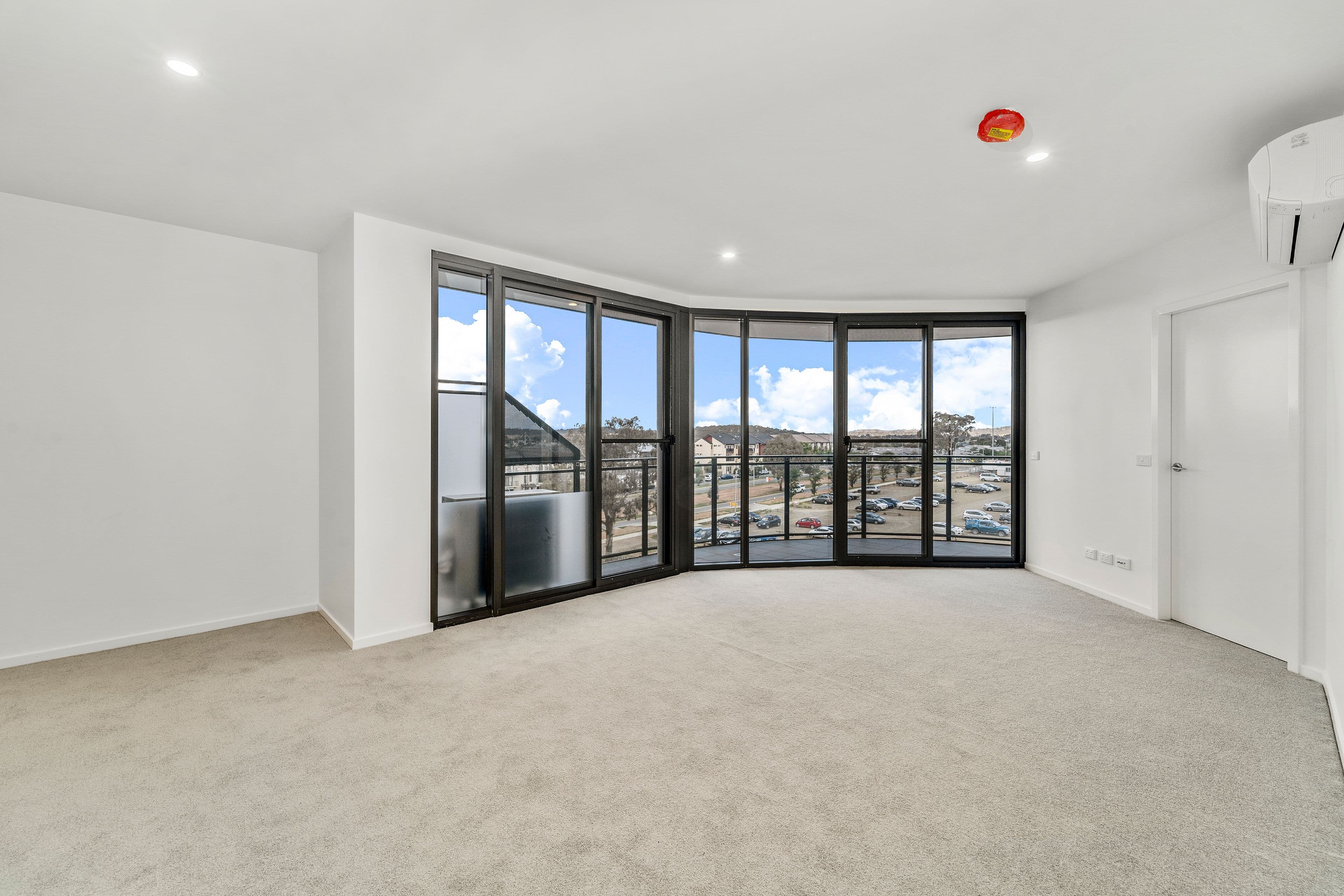 2 Hinder Street, Gungahlin ACT 2912, Gungahlin - Thumbnail 4