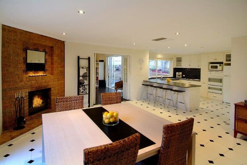 5 Edmund Rice Parade, WATSONIA NORTH VIC 3087, Watsonia North - Thumbnail 2