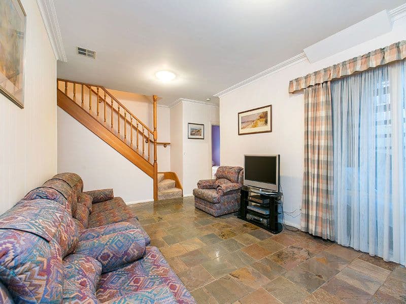 2 Macao Court, Cheltenham VIC 3192, Cheltenham - Thumbnail 3