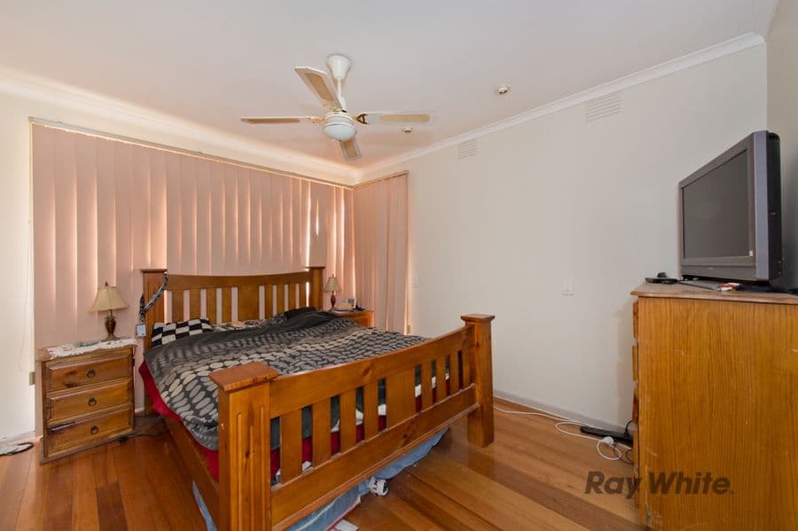 69 Hume Avenue, Melton South VIC 3338, Melton South - Thumbnail 4