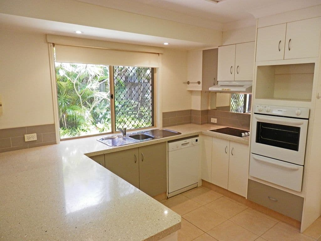 264 Oxley Drive, Coombabah QLD 4216, Coombabah - Thumbnail 5