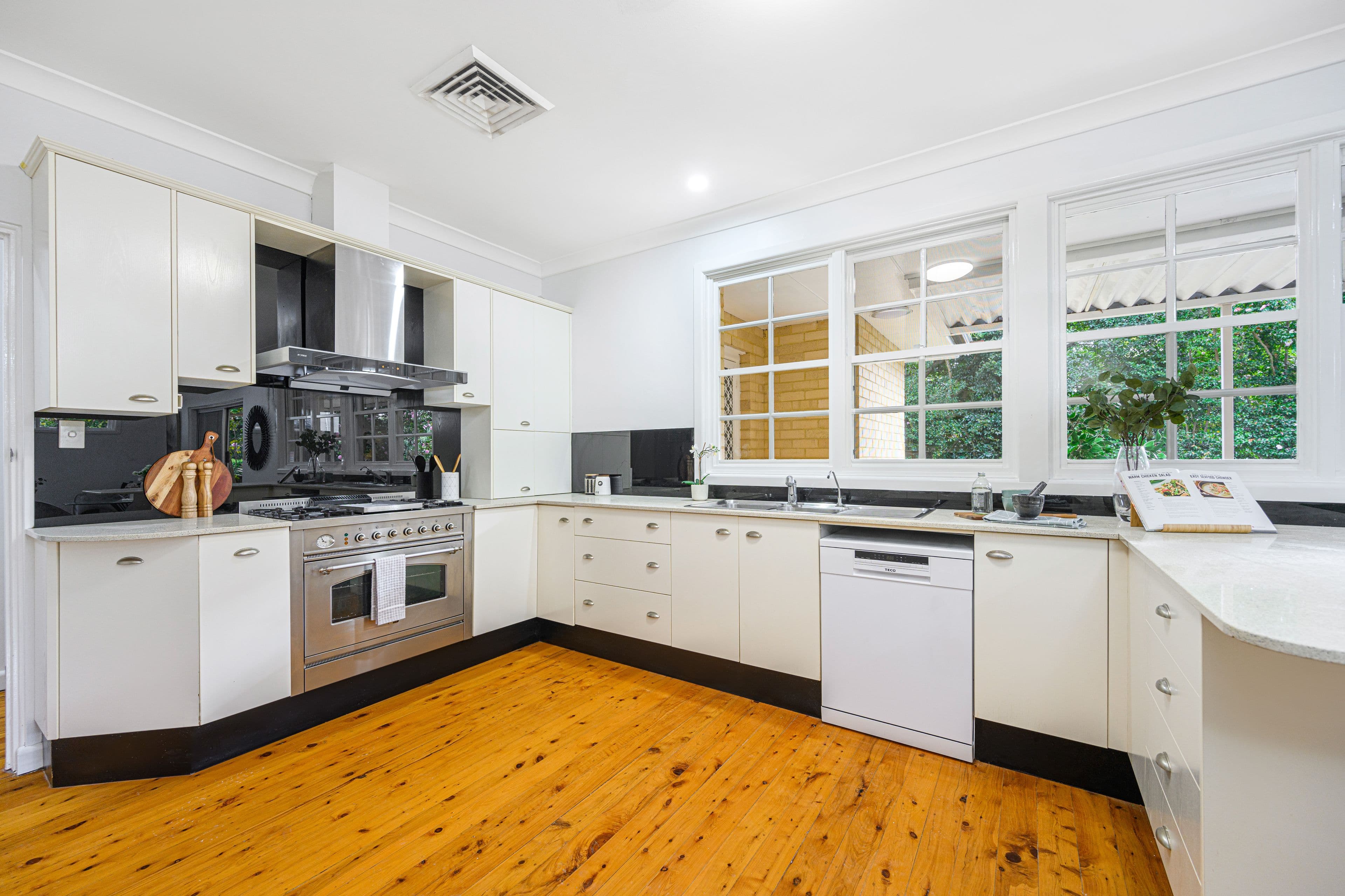 32 Turramurra Avenue, Turramurra NSW 2074, Turramurra - Thumbnail 4