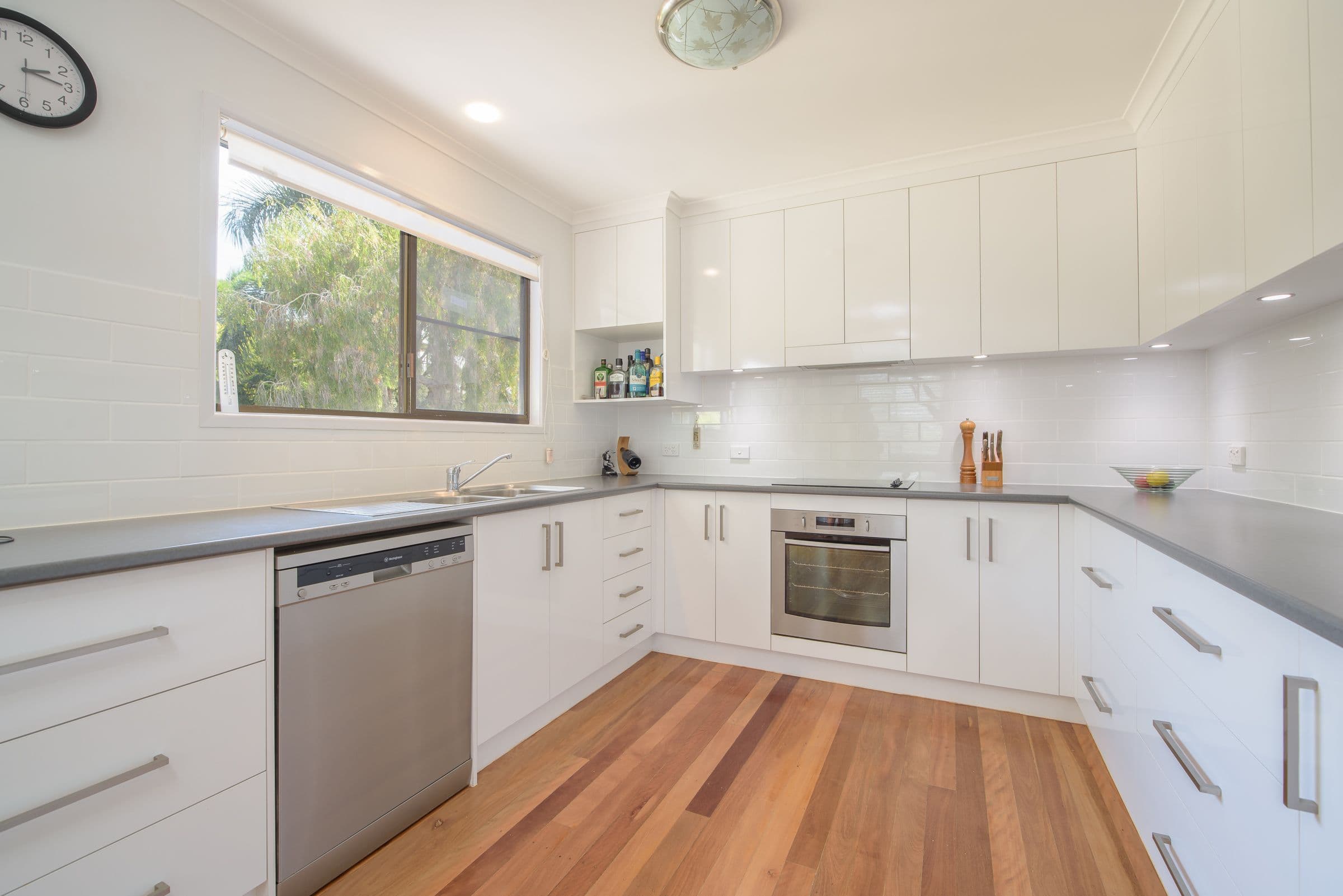 7 Carinya Drive, Clinton QLD 4680, Clinton - Thumbnail 2