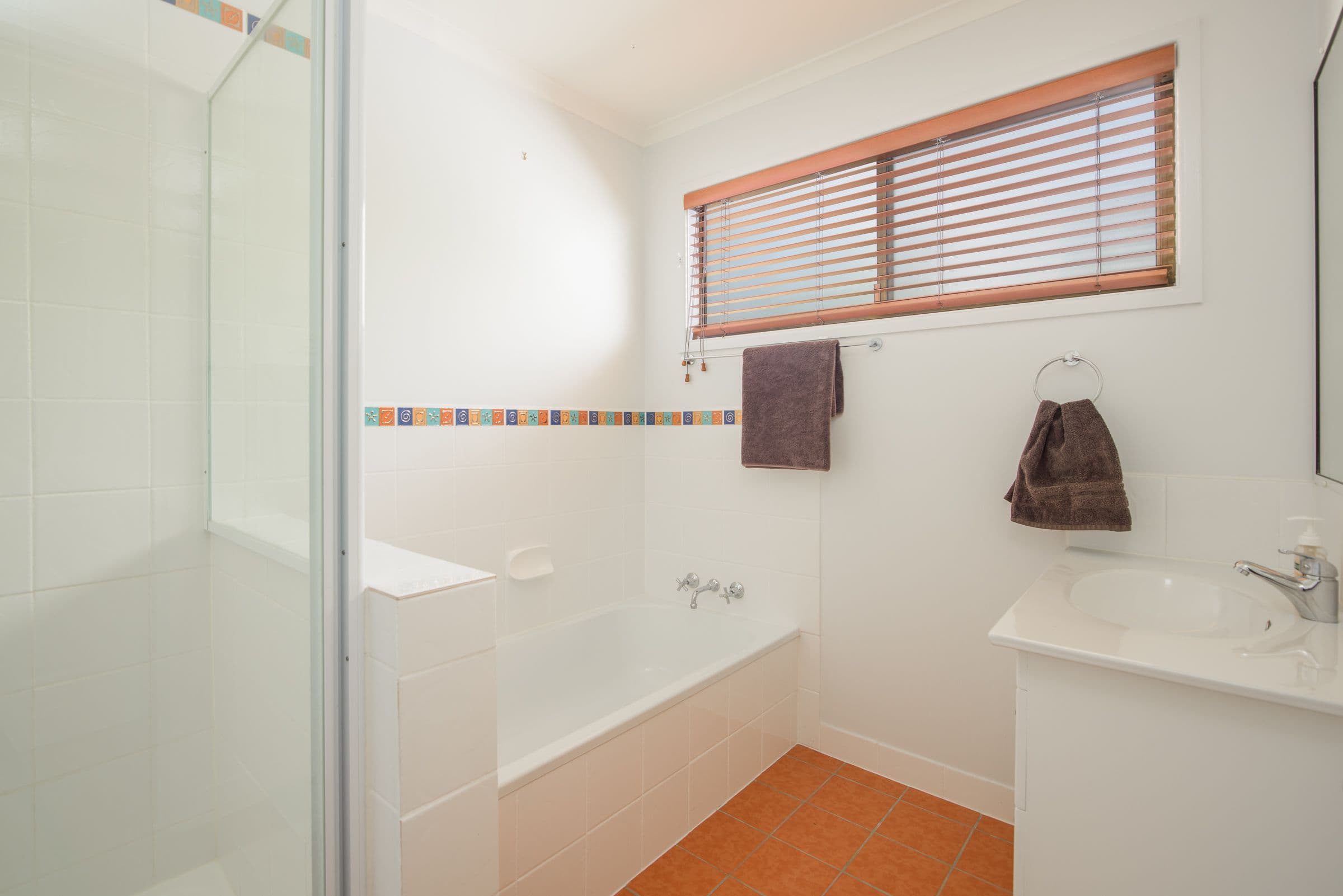 7 Carinya Drive, Clinton QLD 4680, Clinton - Thumbnail 8