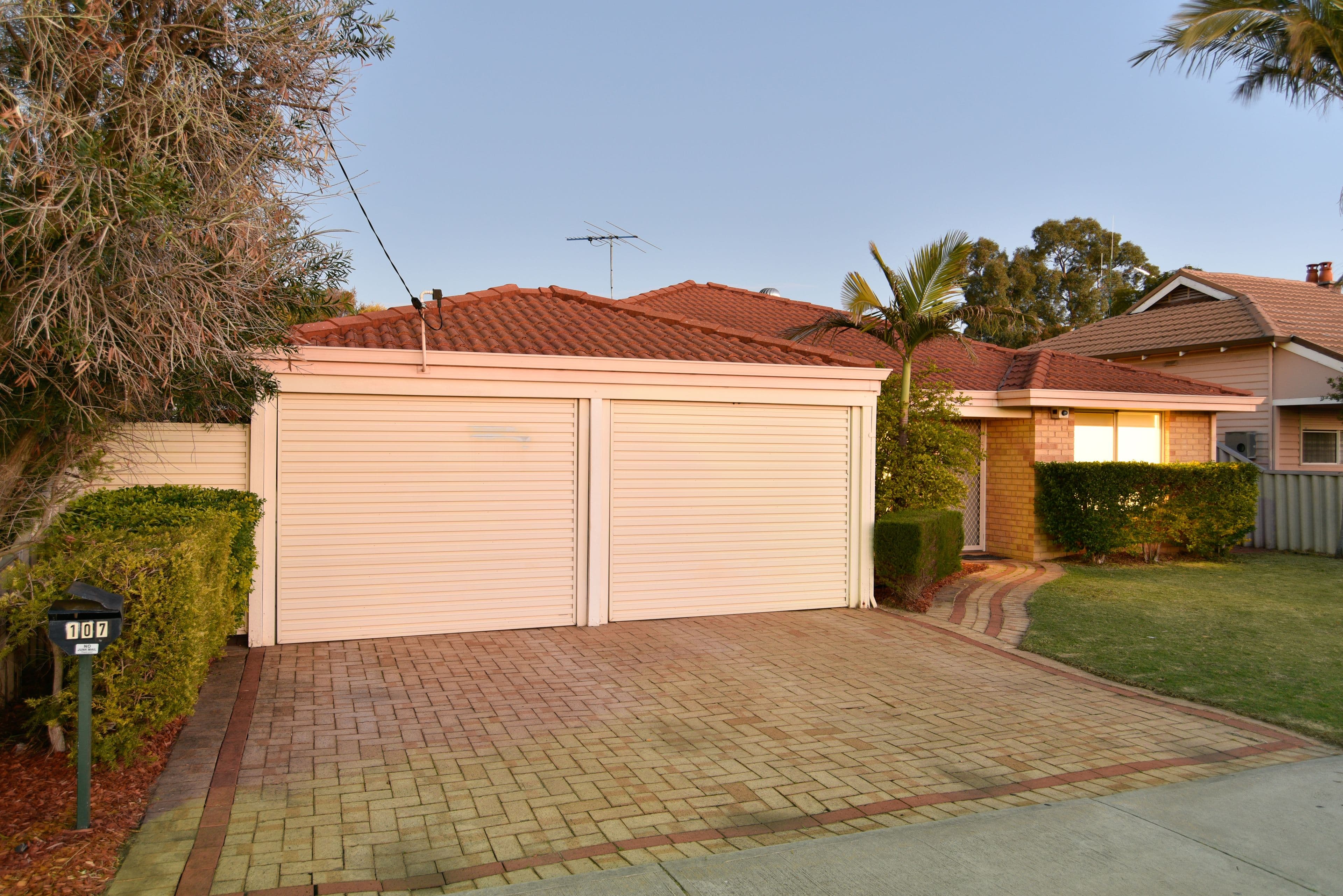 107 Mallard Way, Cannington WA 6107, Cannington - Thumbnail 2