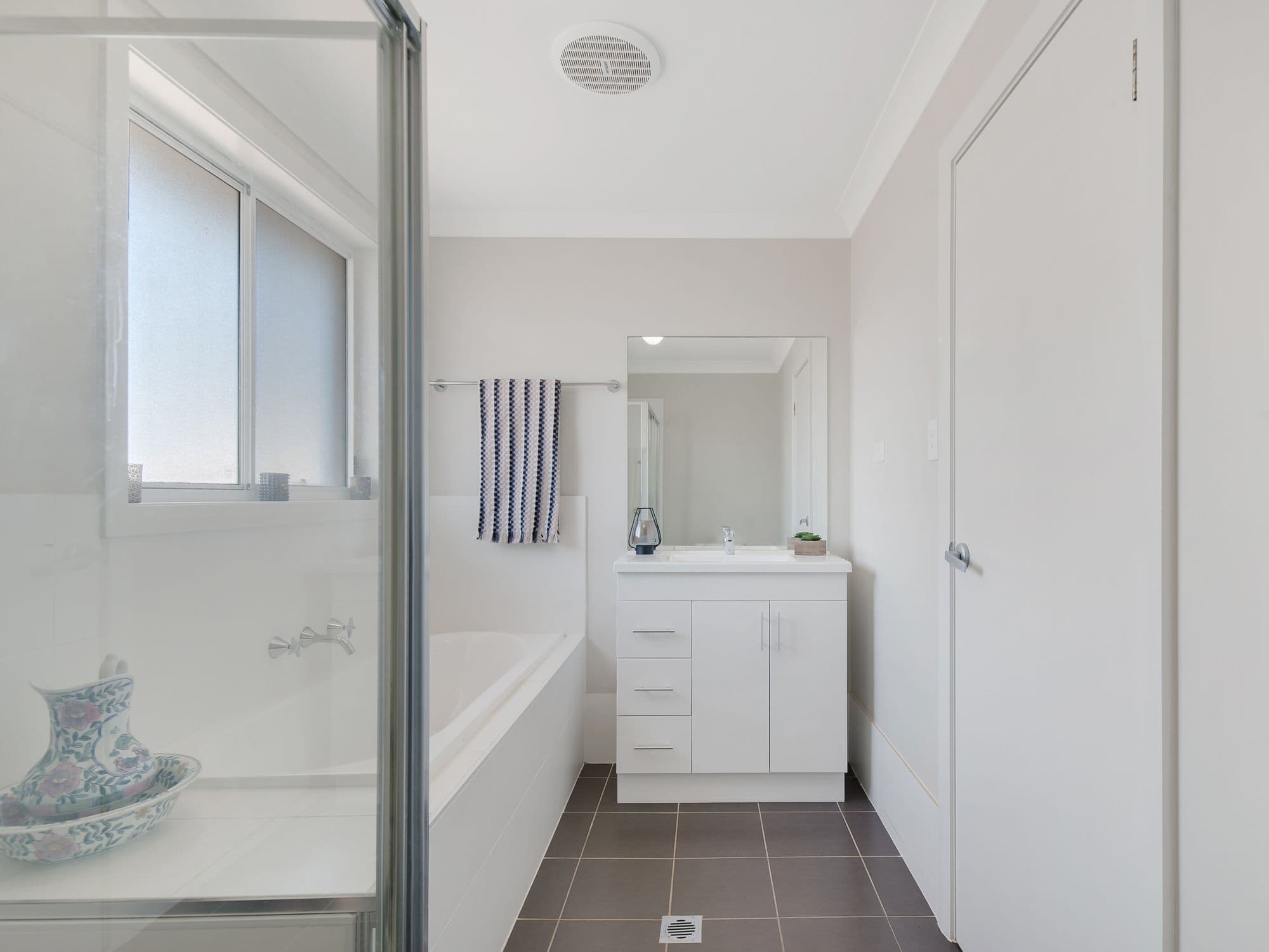 16 Teasdale Close, Elderslie NSW 2570, Elderslie - Thumbnail 6