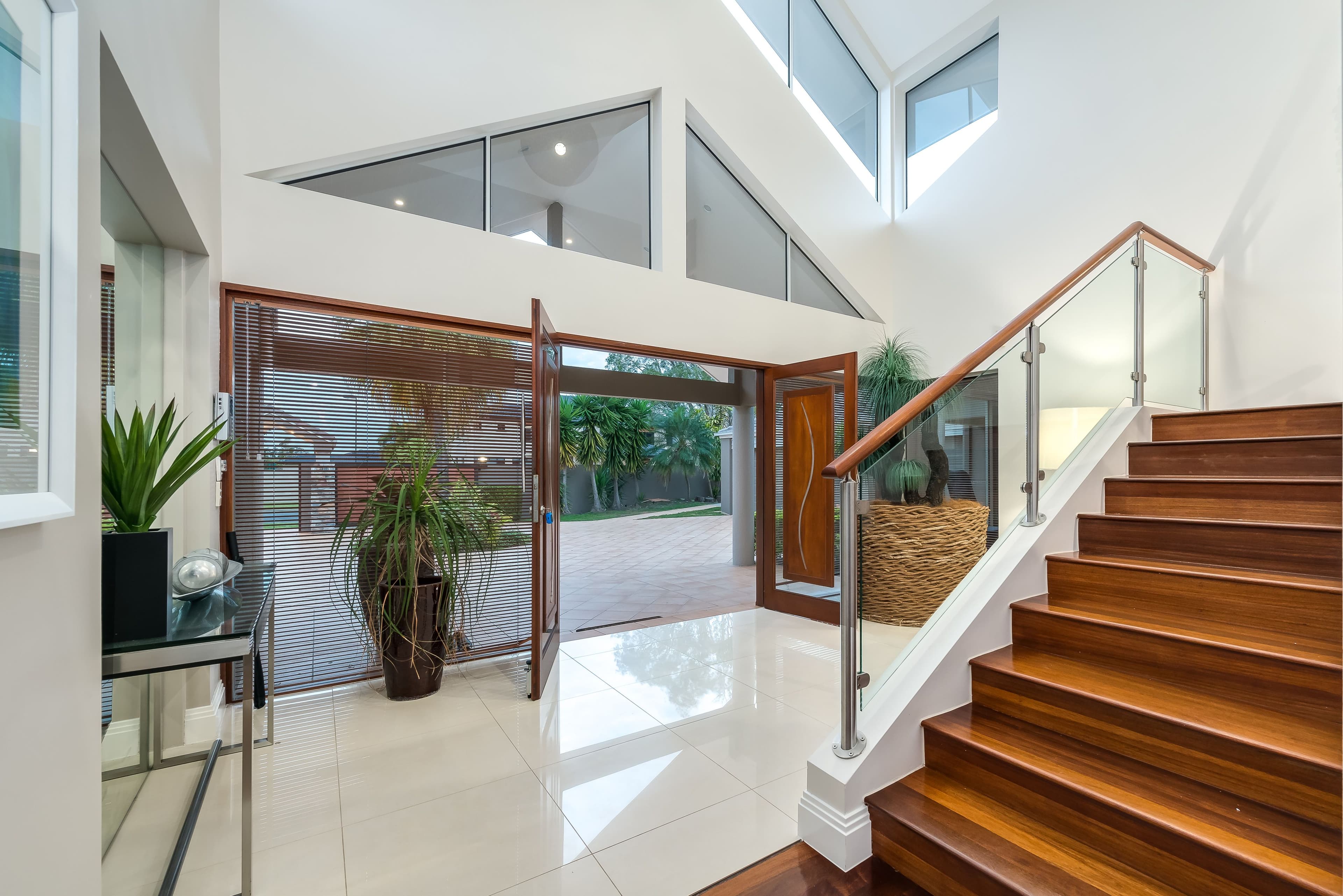 16 Freyburg Street, Sorrento QLD 4217, Sorrento - Thumbnail 4