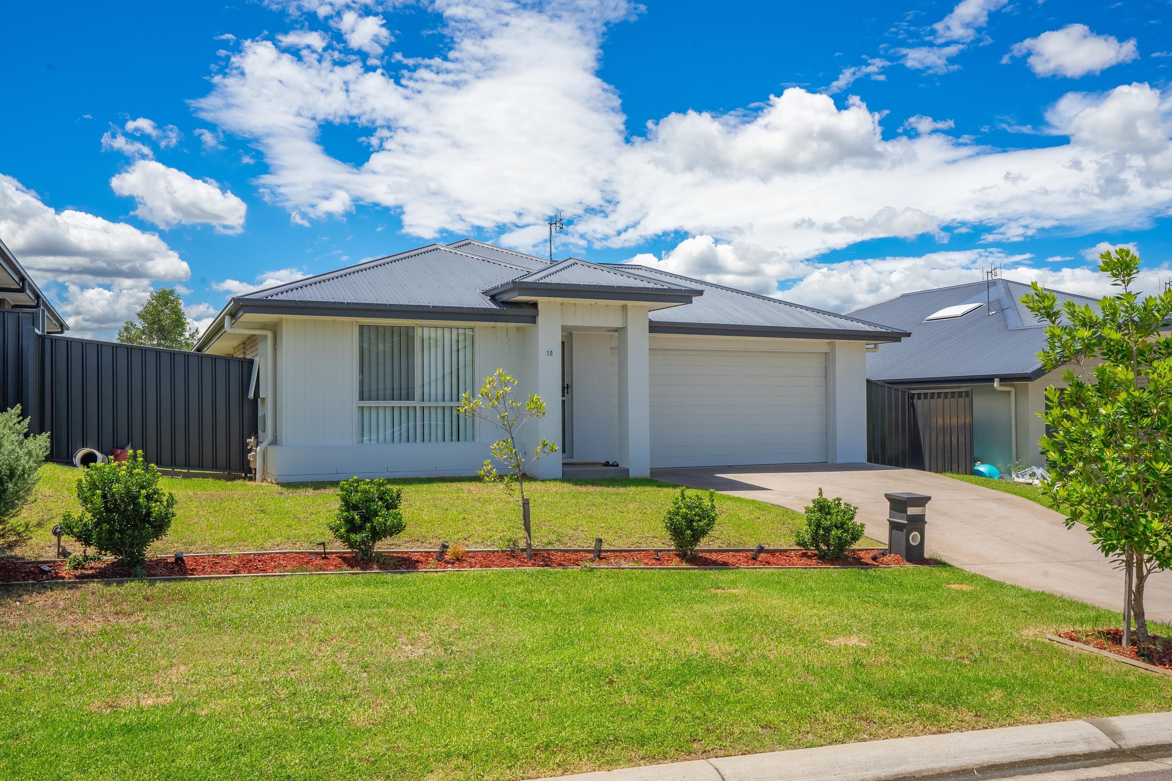 10 Crestwood Road, THORNTON NSW 2322, Thornton - Thumbnail 2