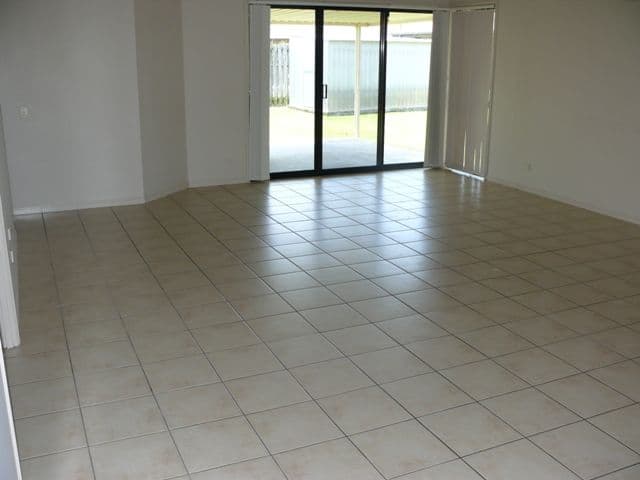 17 Riverbrooke Drive, UPPER COOMERA QLD 4209, Upper Coomera - Thumbnail 3