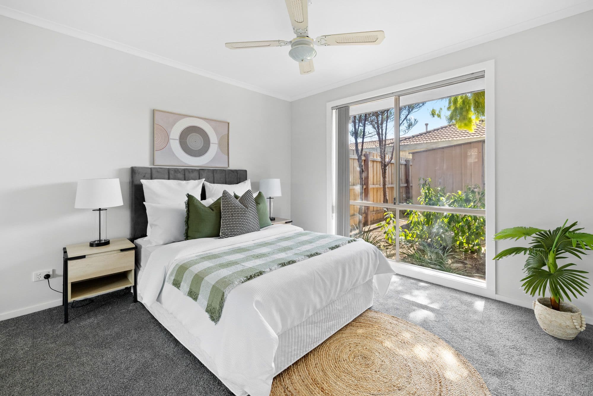 16 St Lawrence Close, Werribee VIC 3030, Werribee - Thumbnail 2