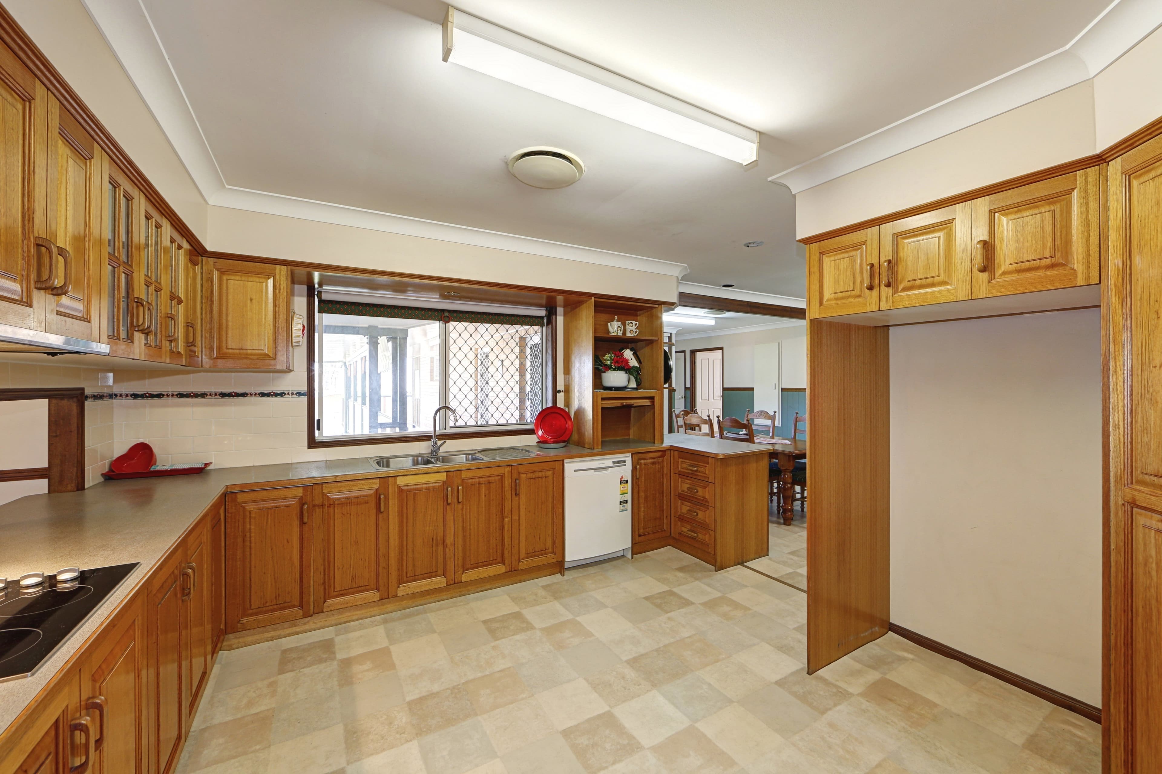 37 Avenell Street, Avenell Heights QLD 4670, Avenell Heights - Thumbnail 6