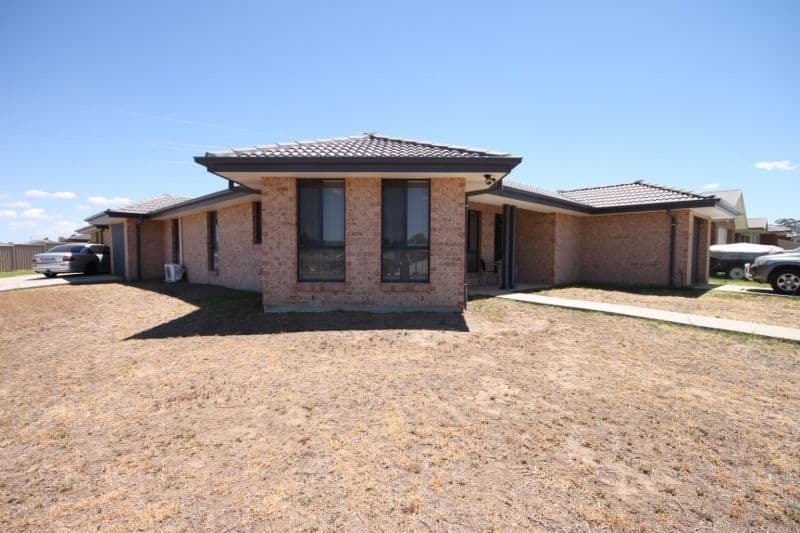 11 Cunningham Street, TAMWORTH NSW 2340, Tamworth - Image 1