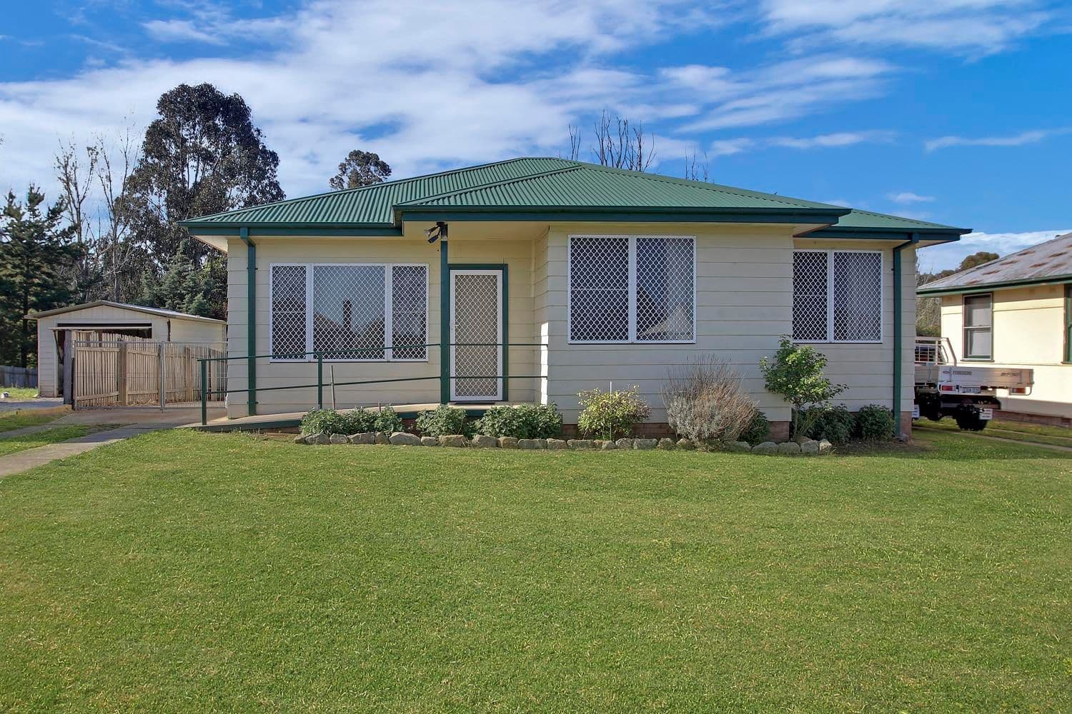 25 Wyatt Street, GOULBURN NSW 2580, Goulburn - Thumbnail 2