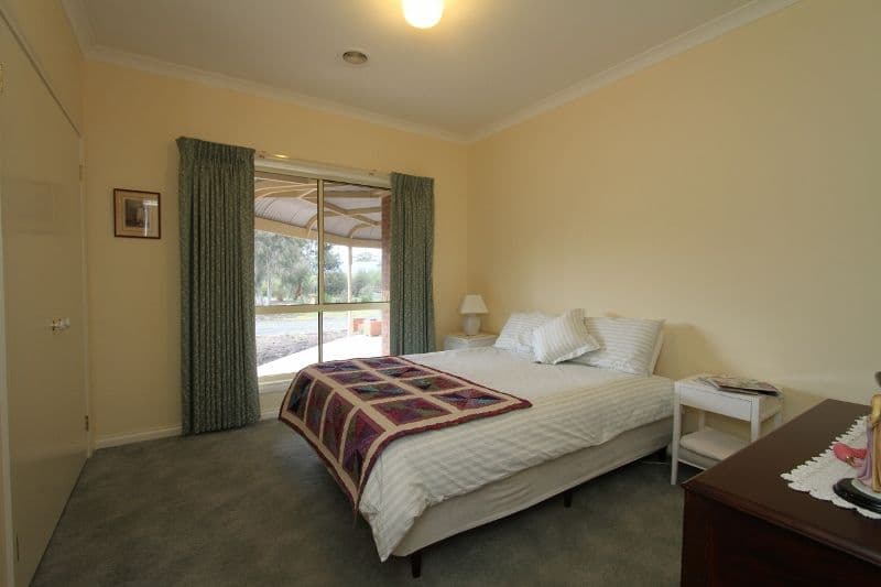 8 Meadow Court, STRATHFIELDSAYE VIC 3551, Strathfieldsaye - Thumbnail 6