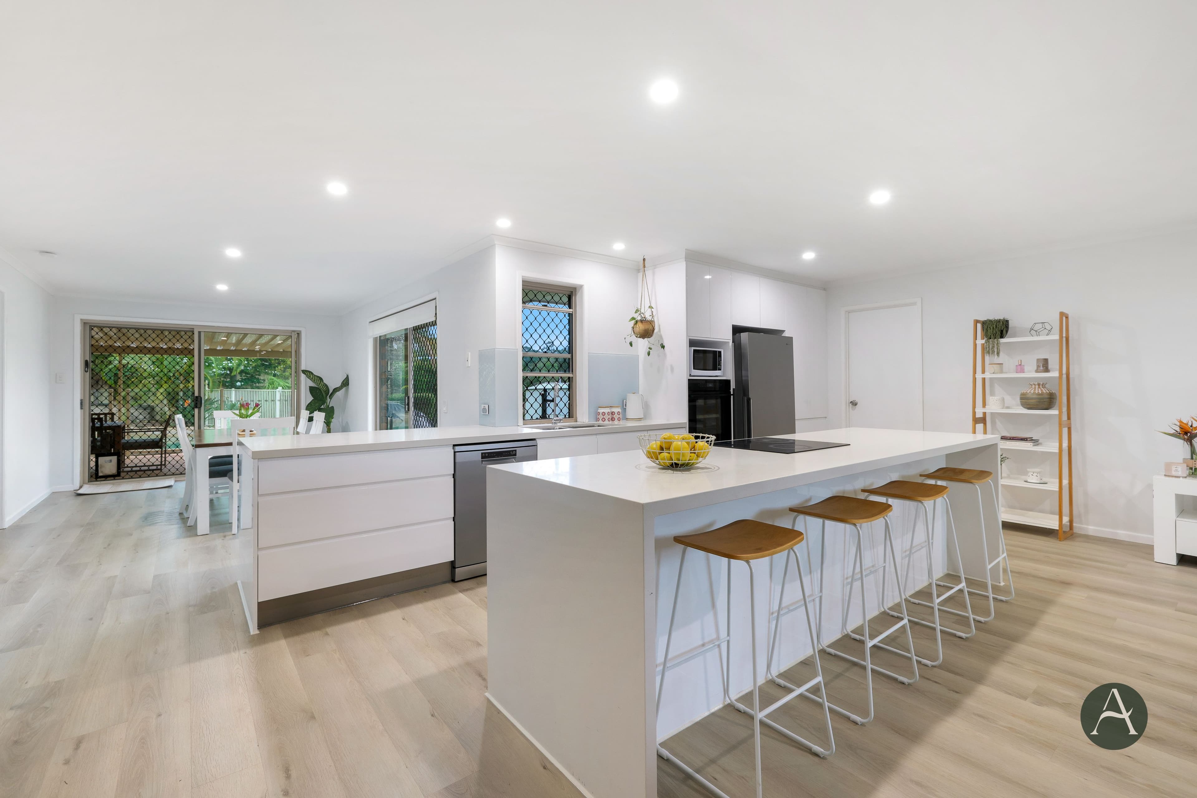 6 Artists Avenue, Oxenford QLD 4210, Oxenford - Thumbnail 5
