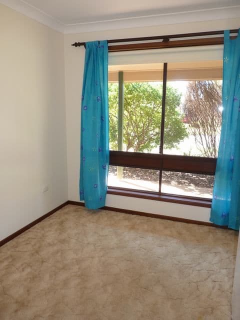 2 Naretha Street, GLENFIELD PARK NSW 2650, Glenfield Park - Thumbnail 8