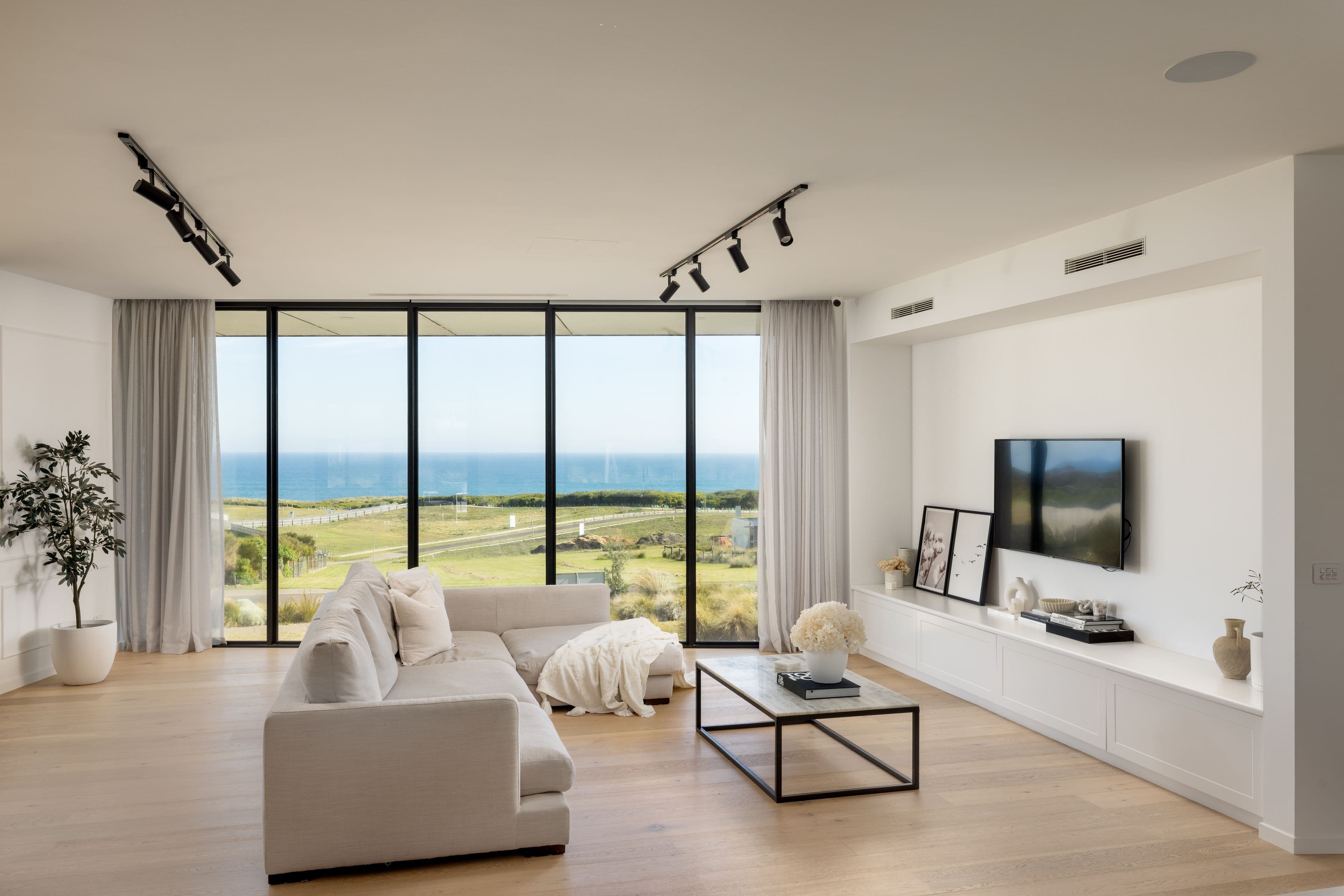 8 Whale Avenue, Warrnambool VIC 3280, Warrnambool - Thumbnail 3
