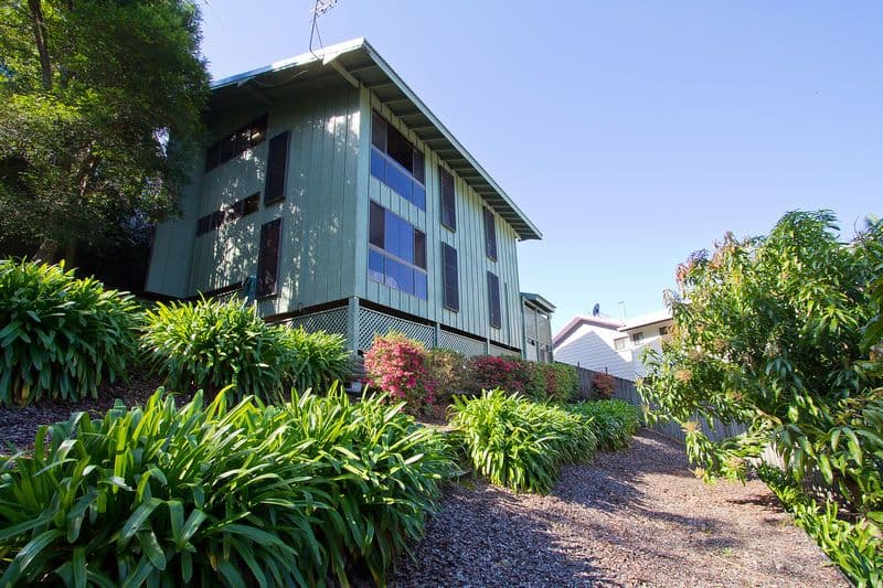 16 Larentia Street, CURRUMBIN WATERS QLD 4223, Currumbin Waters - Thumbnail 2