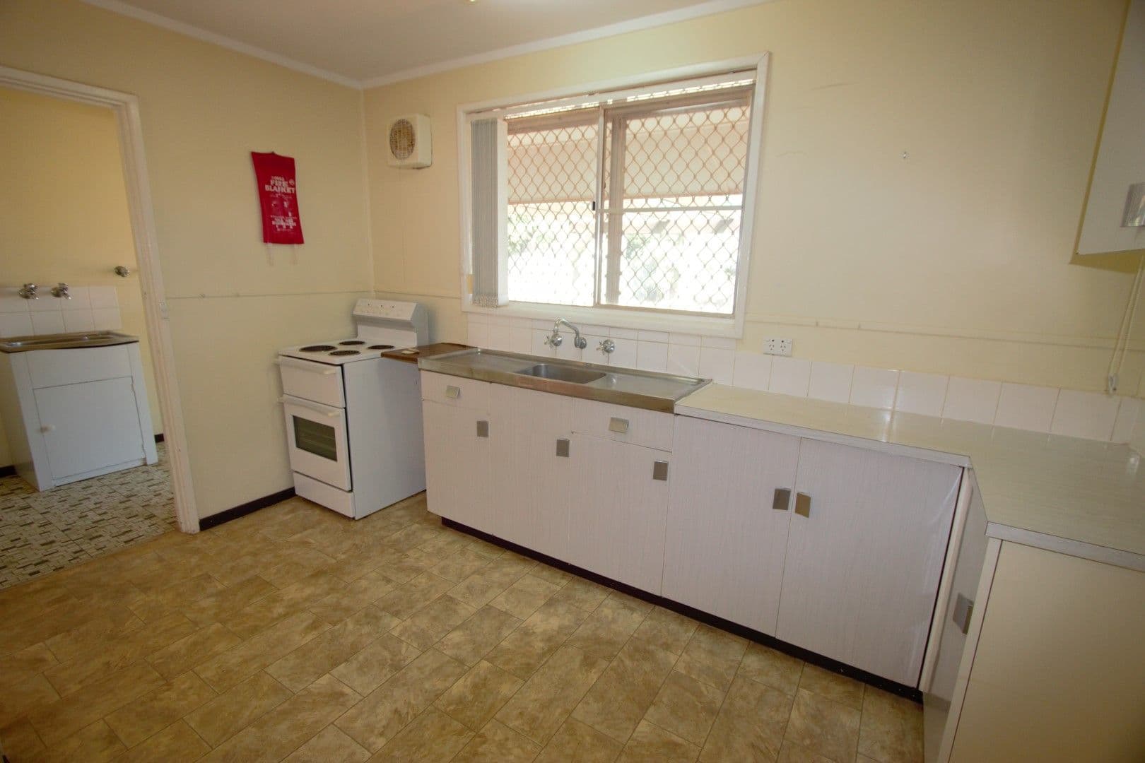 10 Berkeley Crescent, Dampier WA 6713, Dampier - Thumbnail 8