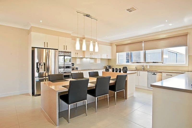 16 Carberry Drive, Hopetoun Park - Thumbnail 3