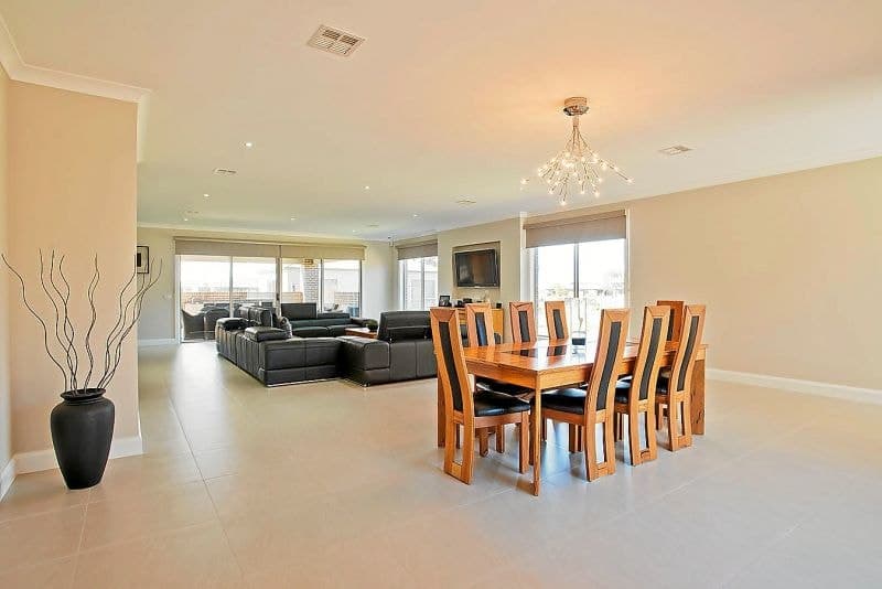 16 Carberry Drive, Hopetoun Park - Thumbnail 8