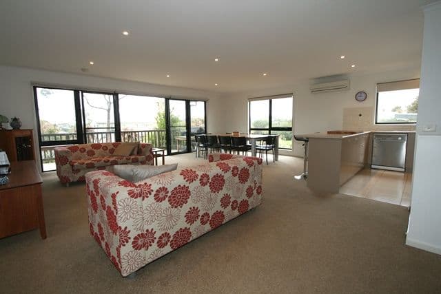 3 Rita Avenue, Cowes VIC 3922, Cowes - Thumbnail 5