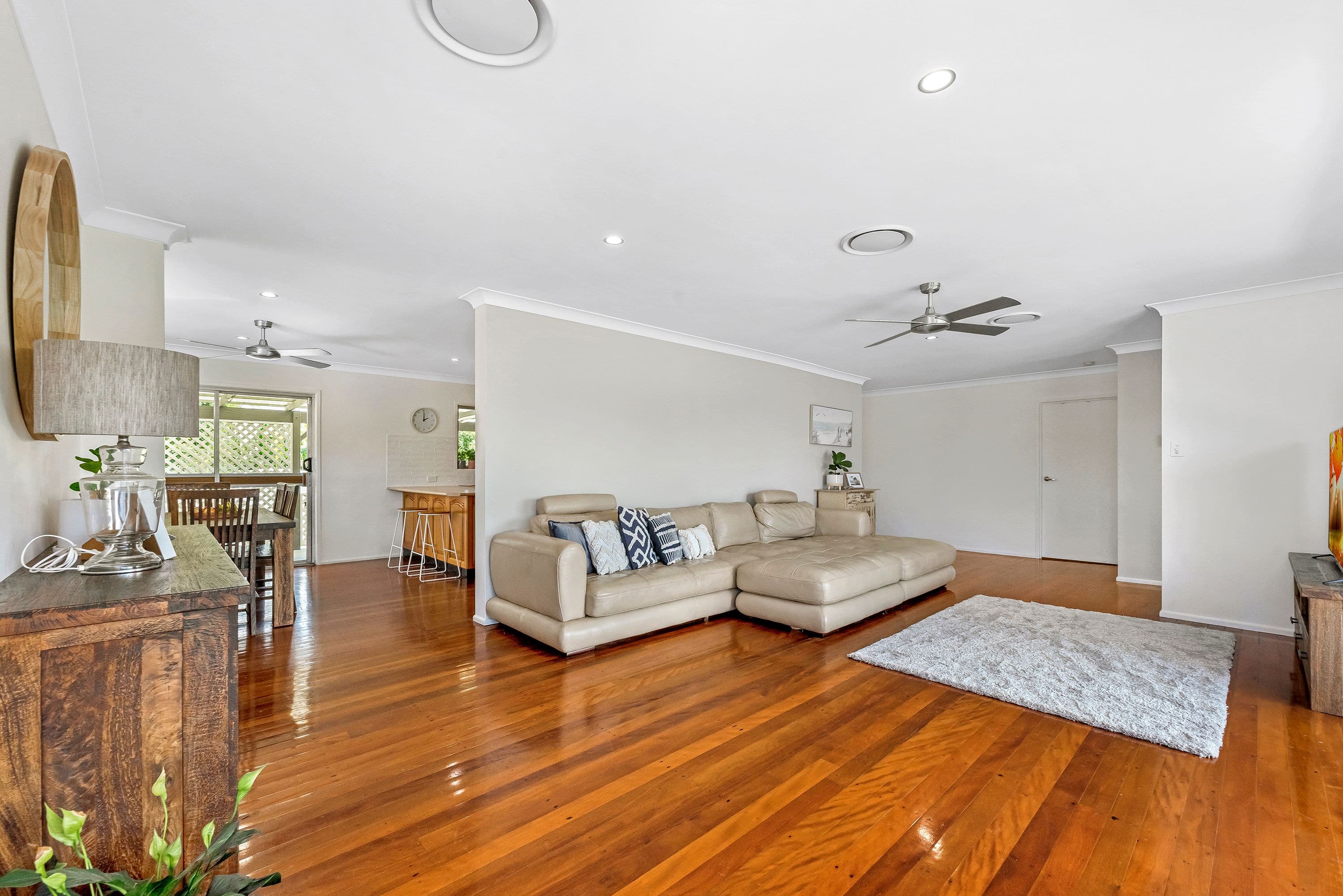 37 Cooleroo Crescent, Southport QLD 4215, Southport - Thumbnail 2