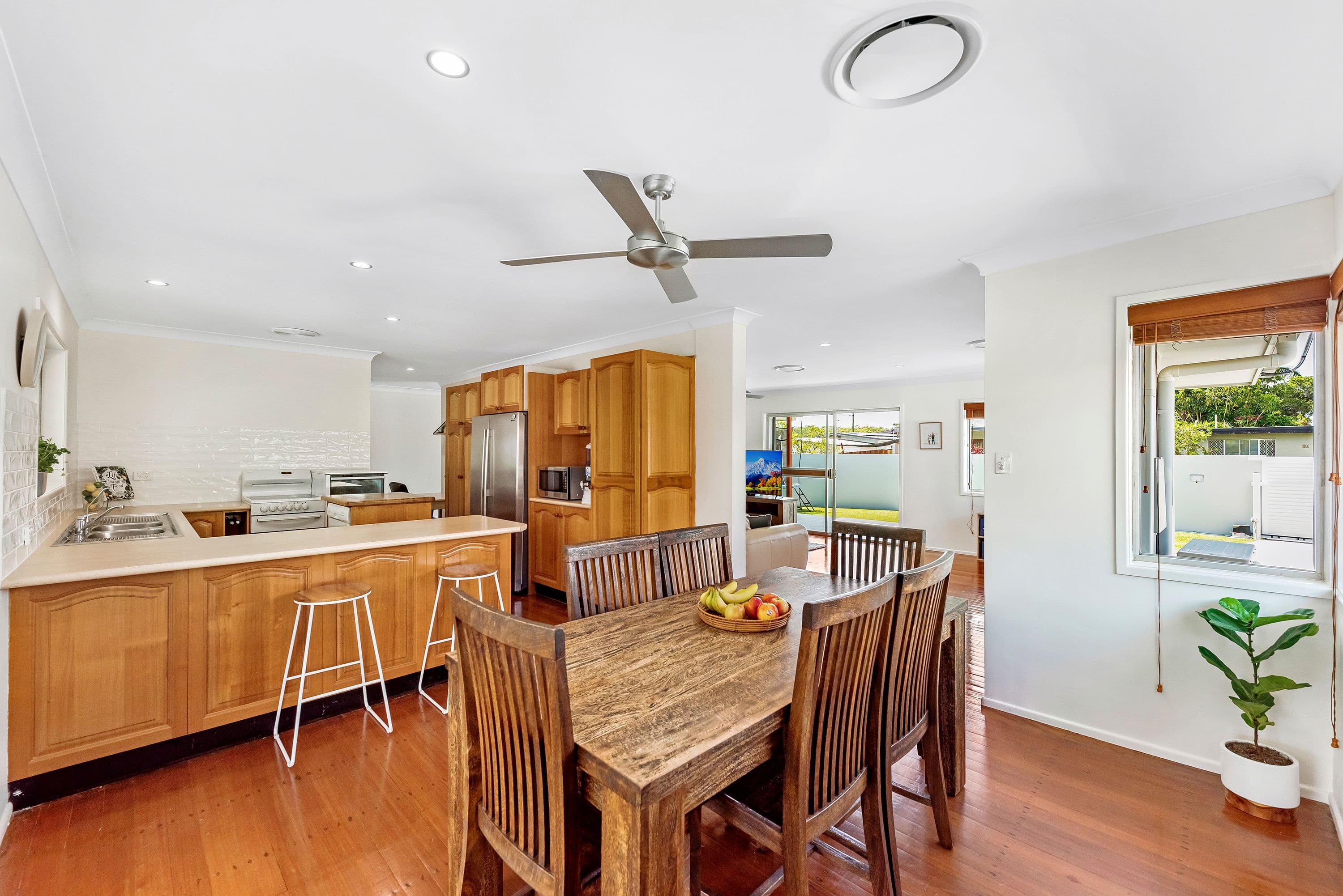 37 Cooleroo Crescent, Southport QLD 4215, Southport - Thumbnail 6