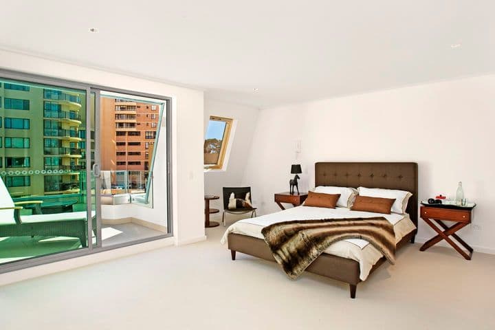11 Waverley Crescent, BONDI JUNCTION NSW 2022, Bondi Junction - Thumbnail 2
