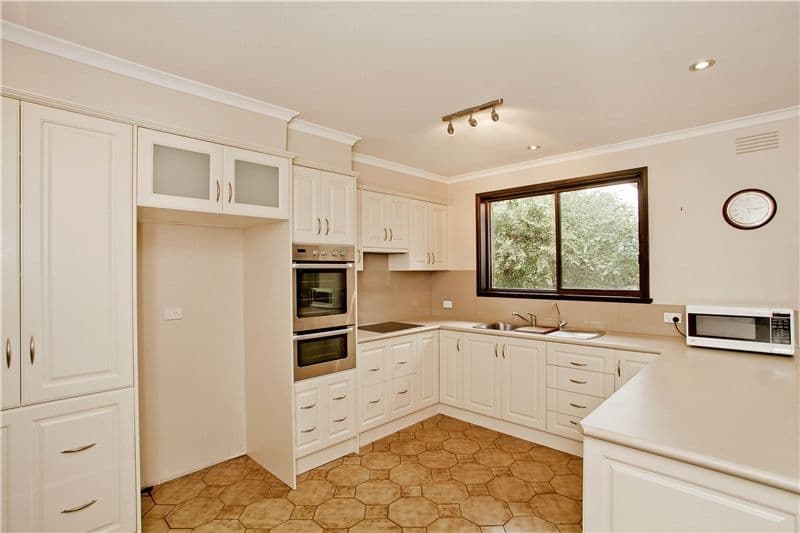 15 Edgerton Road, LOVELY BANKS VIC 3221, Lovely Banks - Thumbnail 4