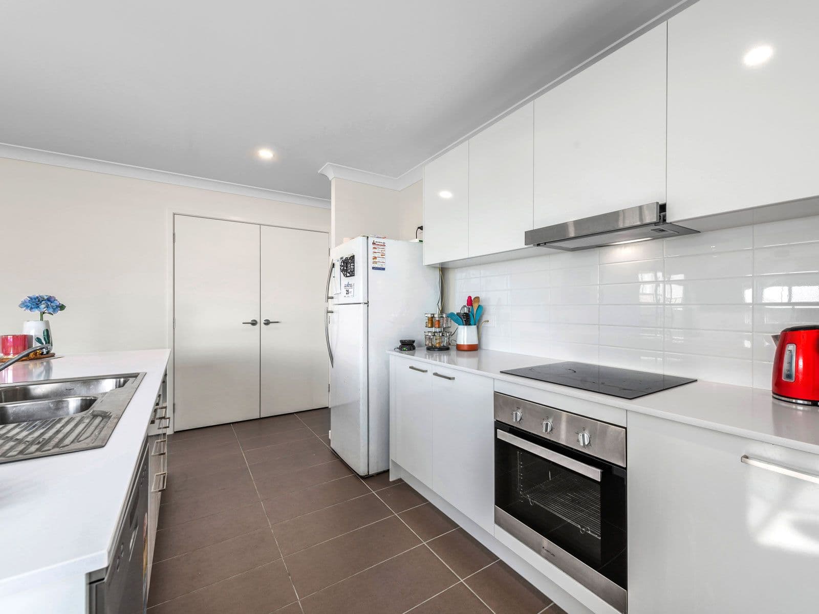 5 Palmerston Close, Upper Kedron QLD 4055, Upper Kedron - Thumbnail 2