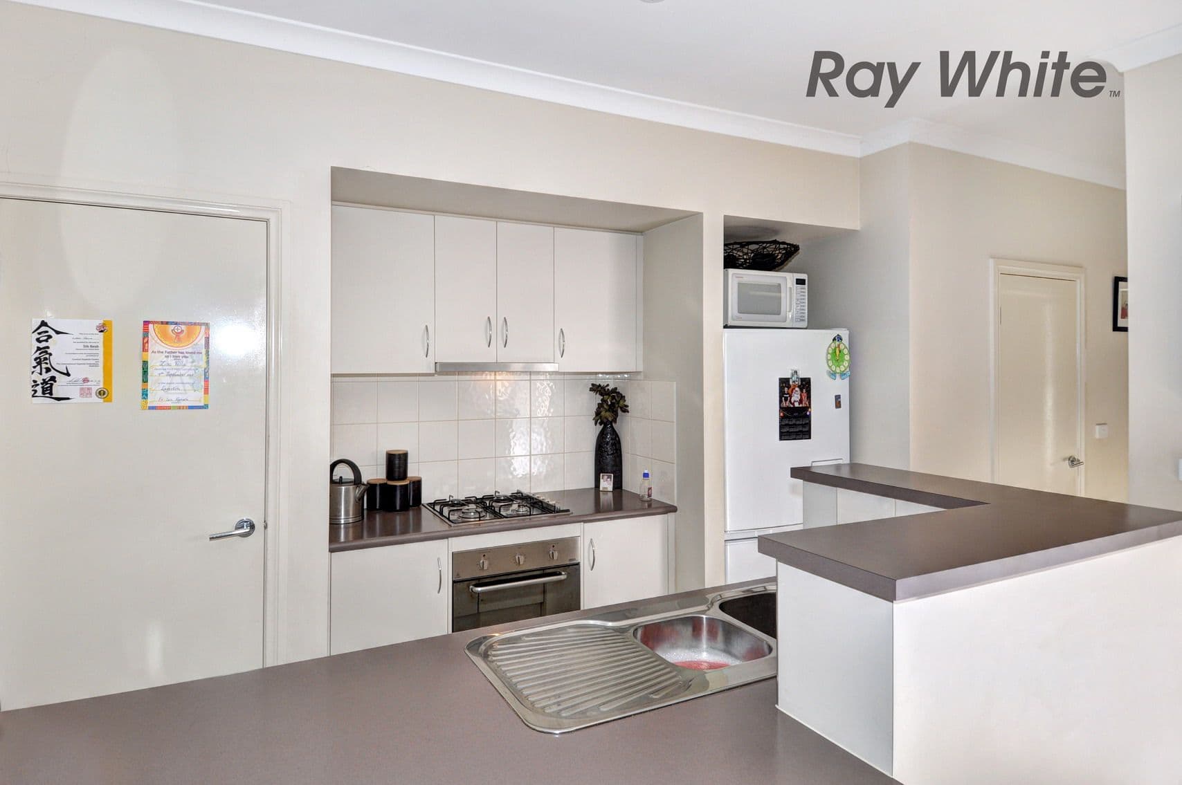 20 East Cornhill Drive, POINT COOK VIC 3030, Point Cook - Thumbnail 2