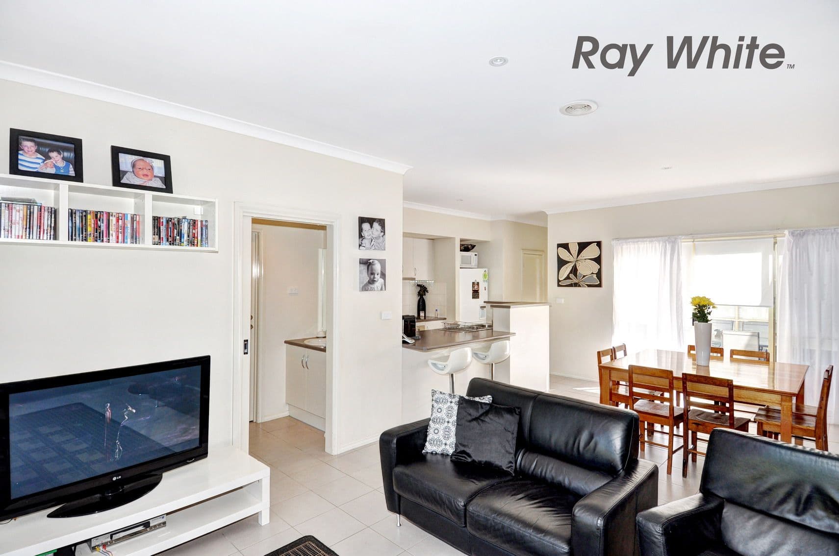 20 East Cornhill Drive, POINT COOK VIC 3030, Point Cook - Thumbnail 4