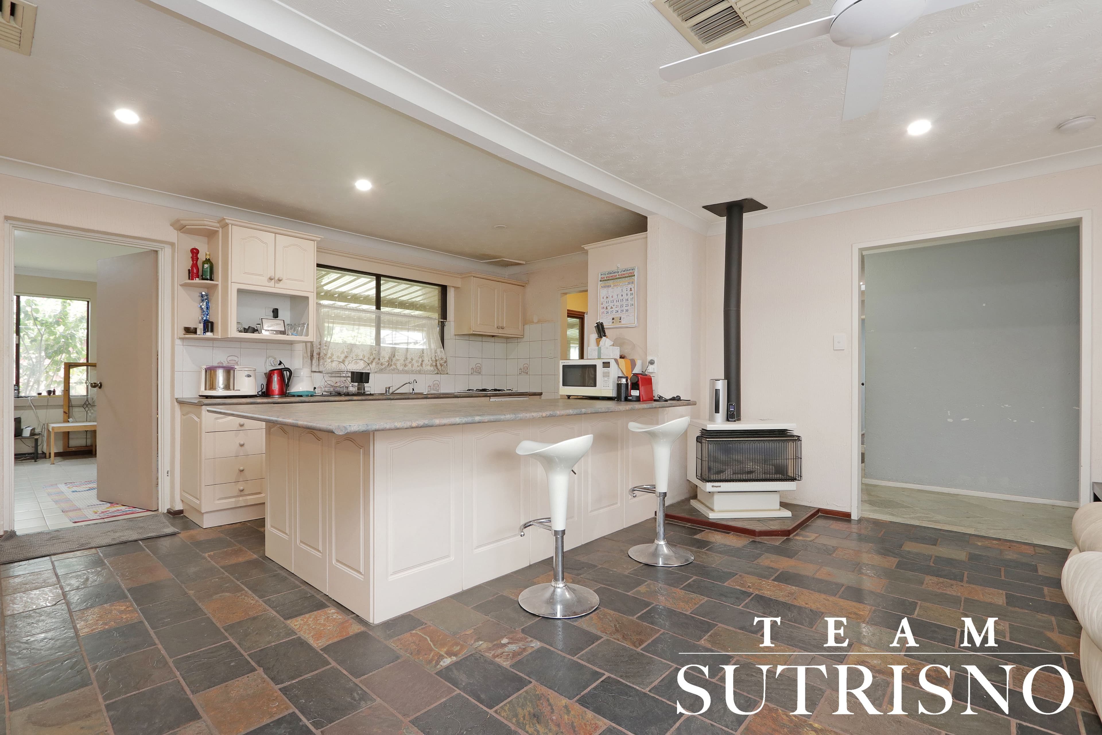 16 Merley Way, Parkwood WA 6147, Parkwood - Thumbnail 2