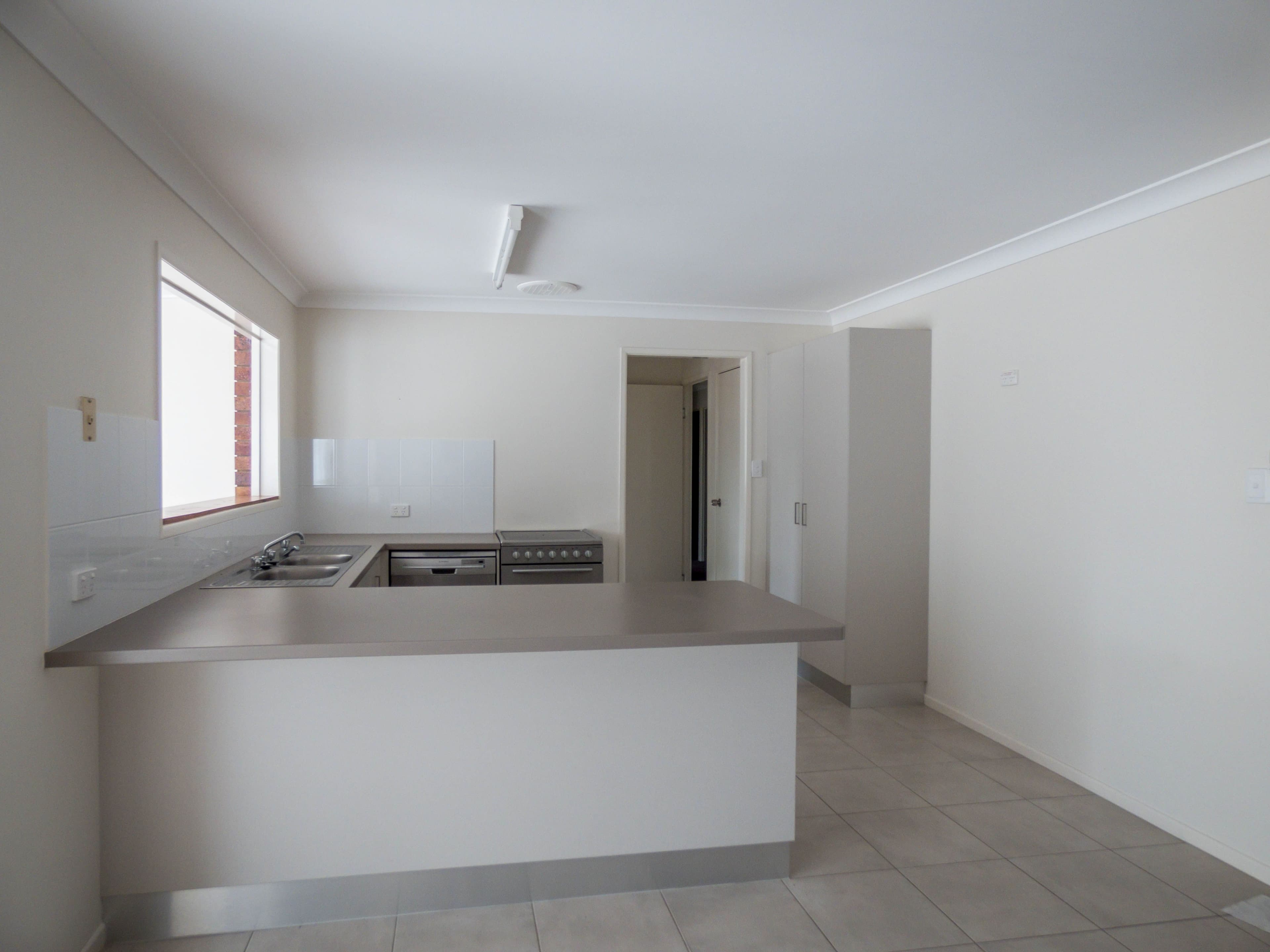 20 Alexander Avenue, Roma QLD 4455, Roma - Thumbnail 4