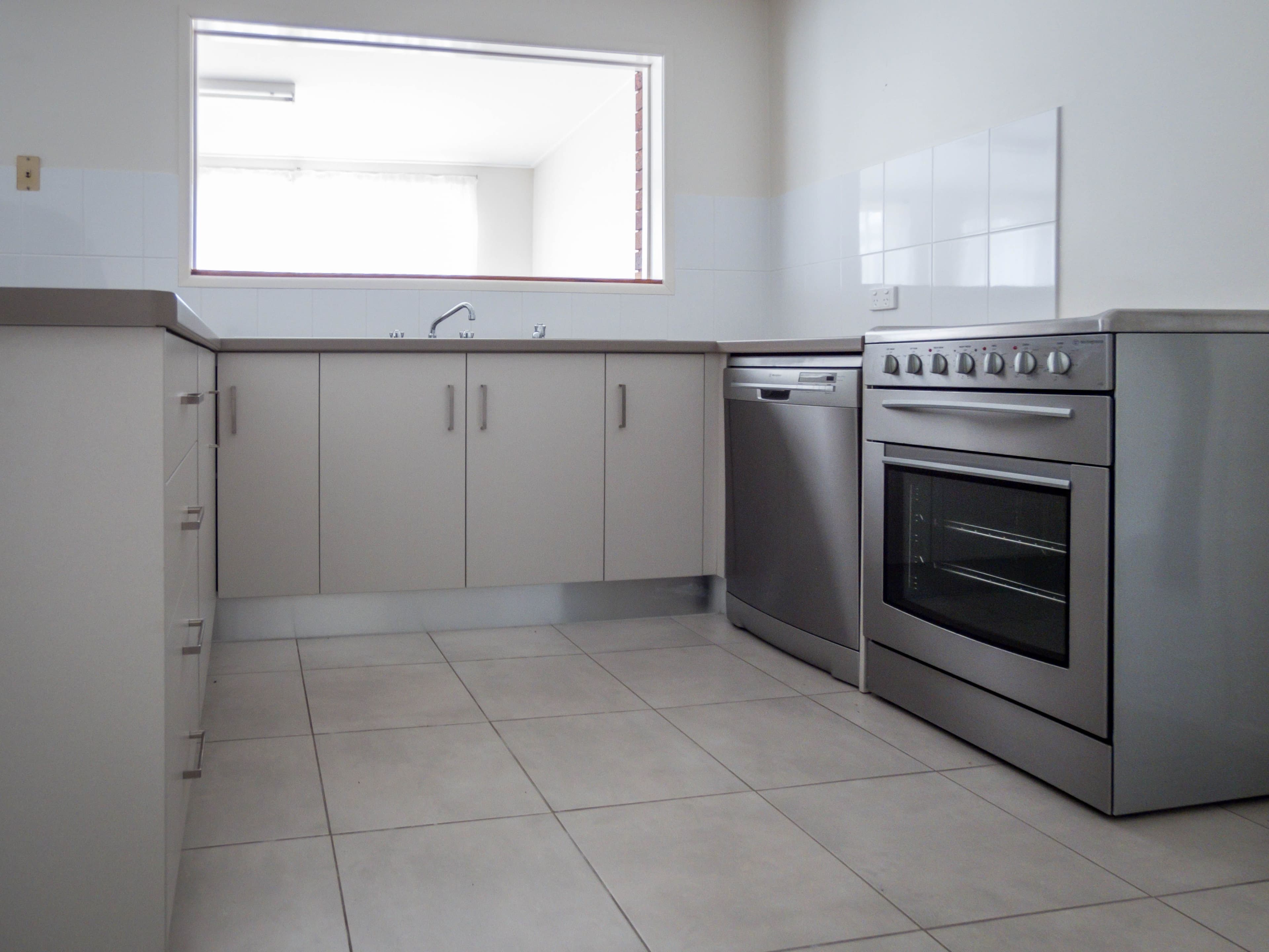 20 Alexander Avenue, Roma QLD 4455, Roma - Thumbnail 6