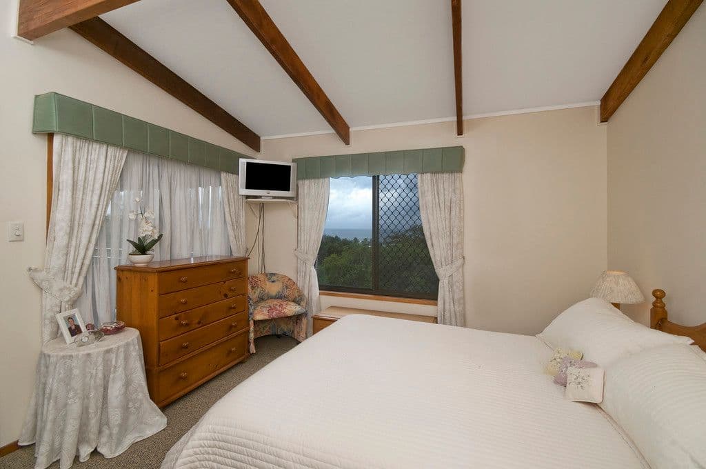 7 Lansell Avenue, CURRUMBIN QLD 4223, Currumbin - Thumbnail 5