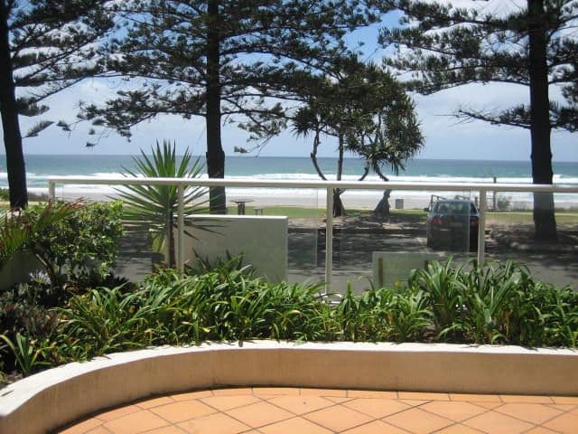 1 ''Reef Royale'', 20 Marine Parade, MIAMI QLD 4220, Miami - Thumbnail 2