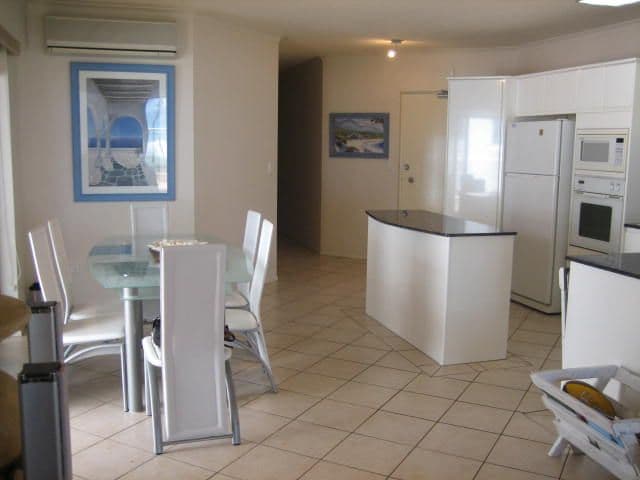 1 ''Reef Royale'', 20 Marine Parade, MIAMI QLD 4220, Miami - Thumbnail 3