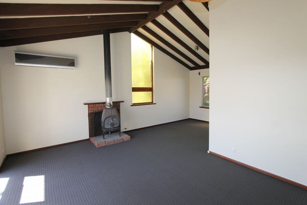 6 Nyara Crescent, CRAIGIE WA 6025, Craigie - Thumbnail 2