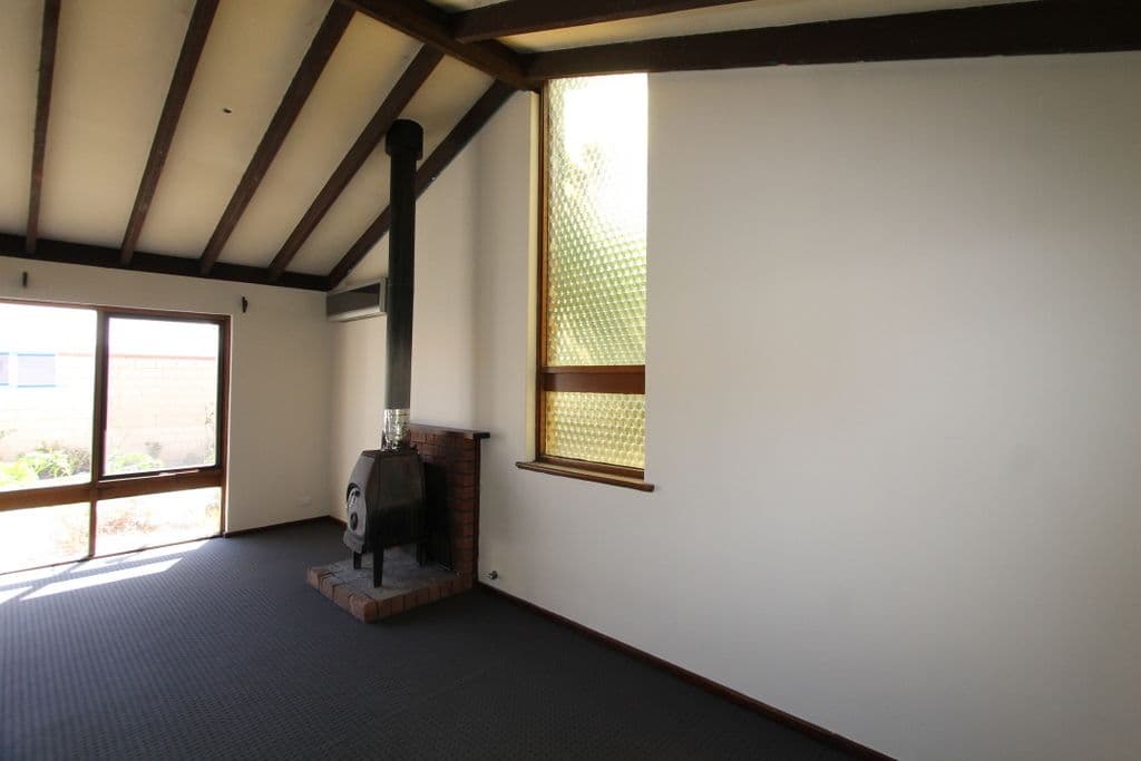 6 Nyara Crescent, CRAIGIE WA 6025, Craigie - Thumbnail 4