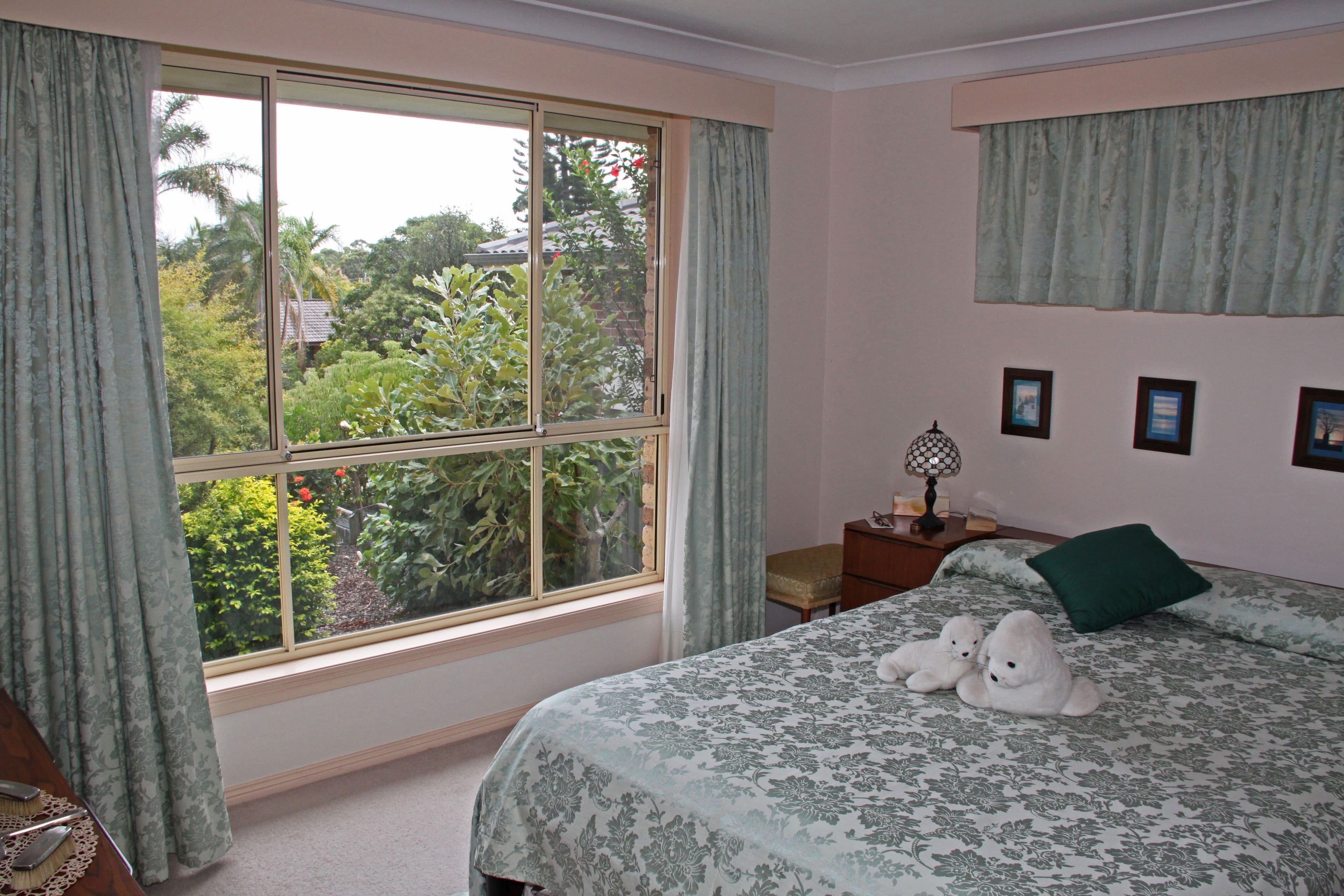 6 Ellerslie Crescent, Lakewood - Thumbnail 2