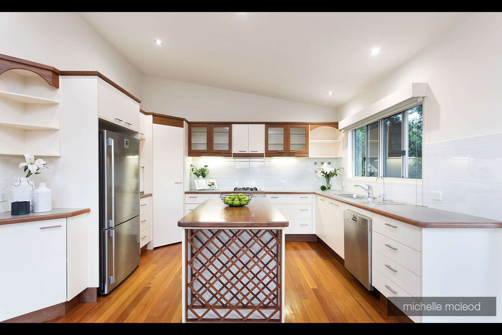 12 Rowena Street, Kenmore QLD 4069, Kenmore - Thumbnail 2