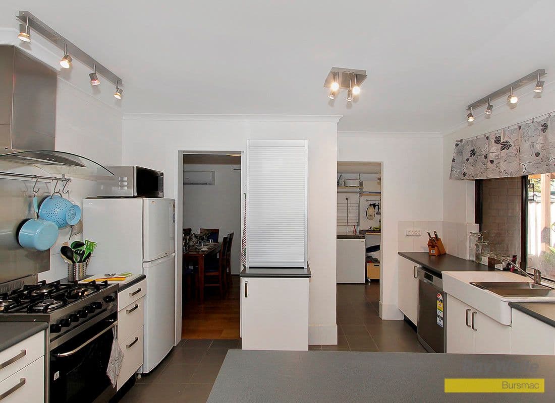 3 Crestview Lane, BALLAJURA WA 6066, Ballajura - Thumbnail 3