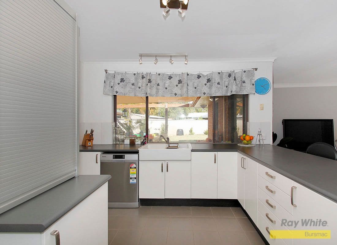 3 Crestview Lane, BALLAJURA WA 6066, Ballajura - Thumbnail 4