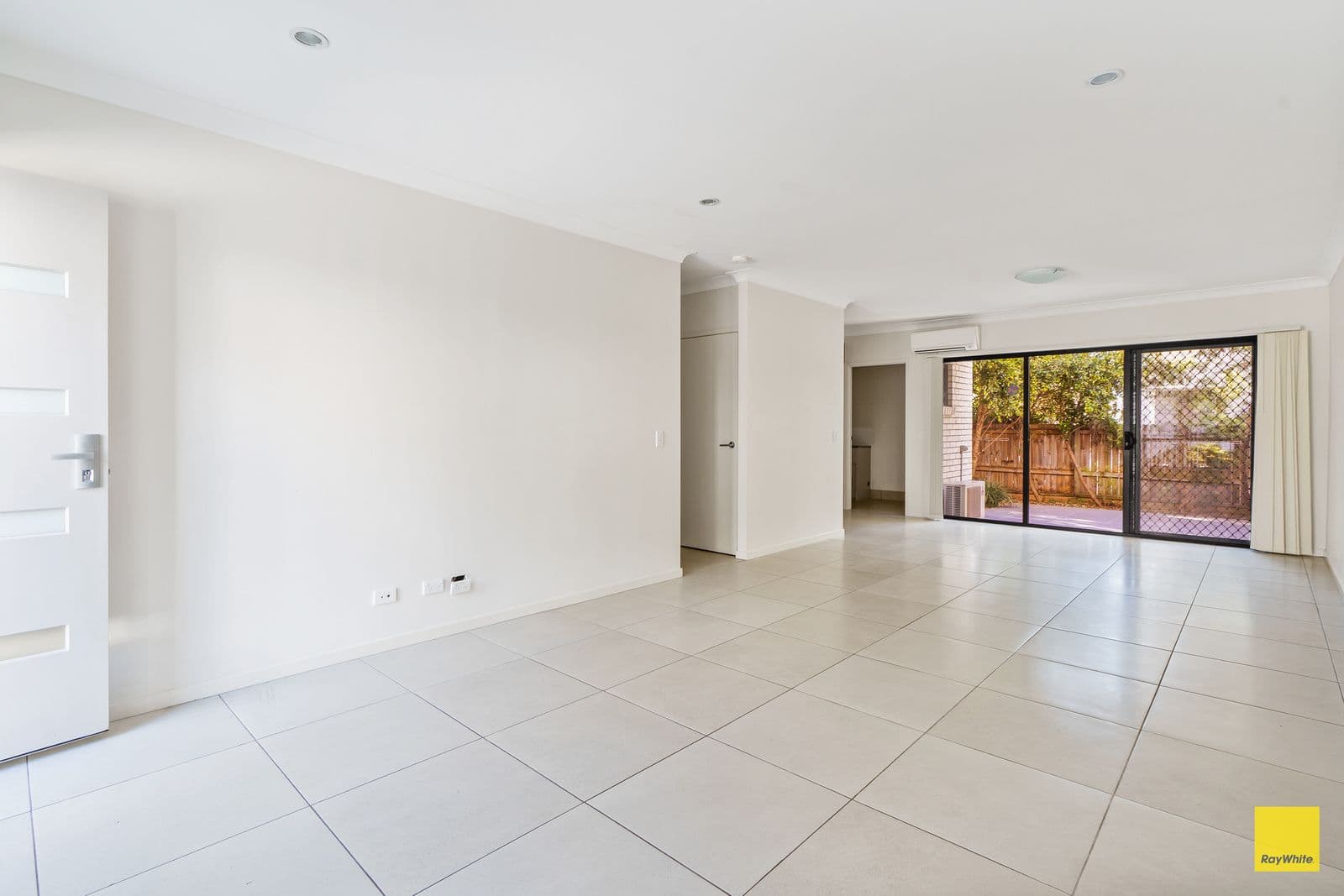 44 Holland Crescent, Capalaba QLD 4157, Capalaba - Thumbnail 2