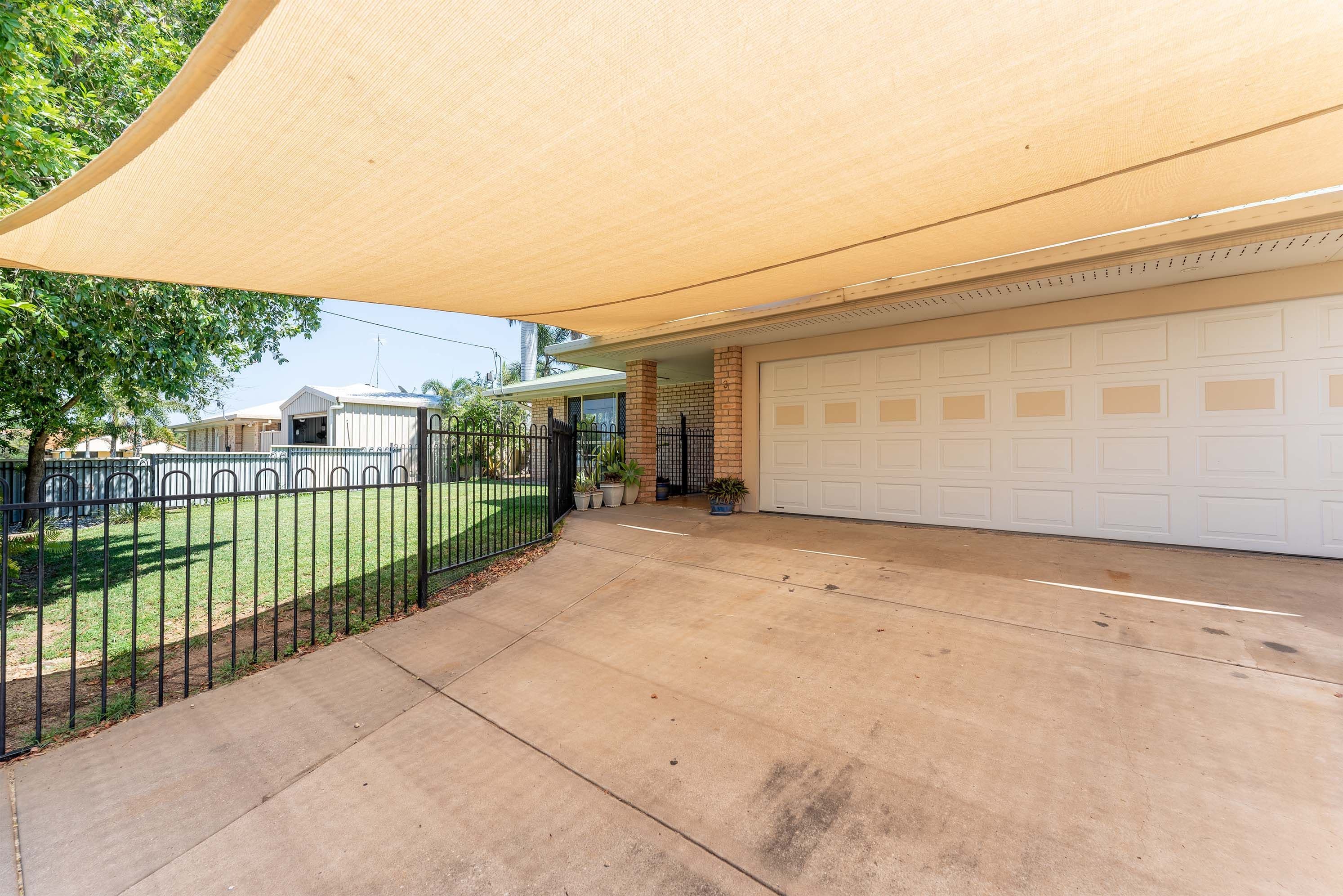 3 Crozier Crescent, Emerald QLD 4720, Emerald - Thumbnail 3